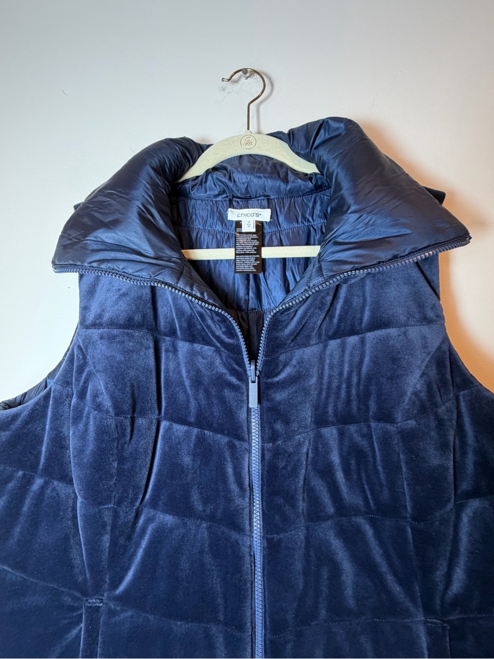Chico’s Zenergy Navy Blue Velour Reversible Quilted Puffer Vest - Size 3 (XL) - Picture 3 of 10